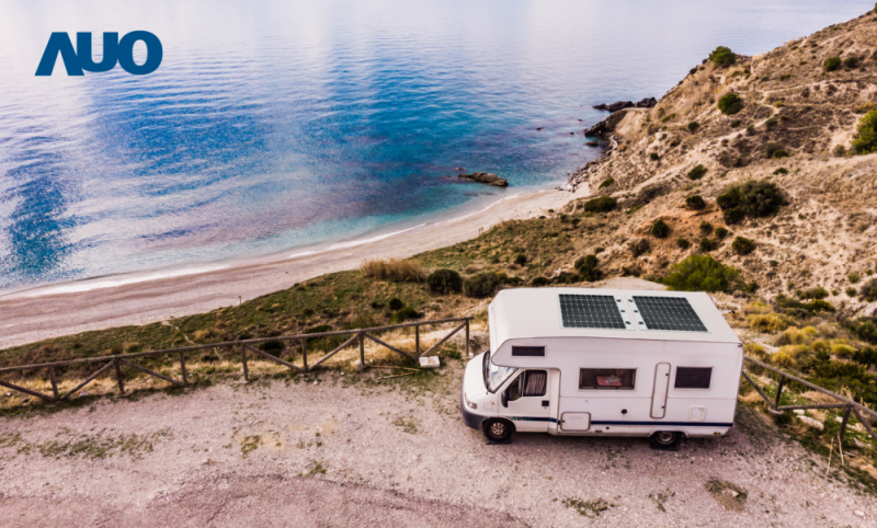 「可撓輕量化太陽光電板SunCurva」使用輕量特殊耐候型複合板取代傳統太陽能板的玻璃前板，不僅降低70%重量，每米平方僅3Kg；具有抗衝擊性能及通過電磁相容性測試，可應用於交通運輸工具，如露營車、遊艇等